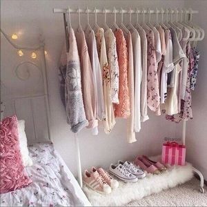 15 Piece Junior Clothing Lot.
